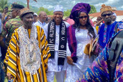 New PC arrives for ceremony. Chairman of paramount chiefs in Tonkolili District, Masakama Madibie II, on the left, outgoing Regent Chief James MS Kamara on the right